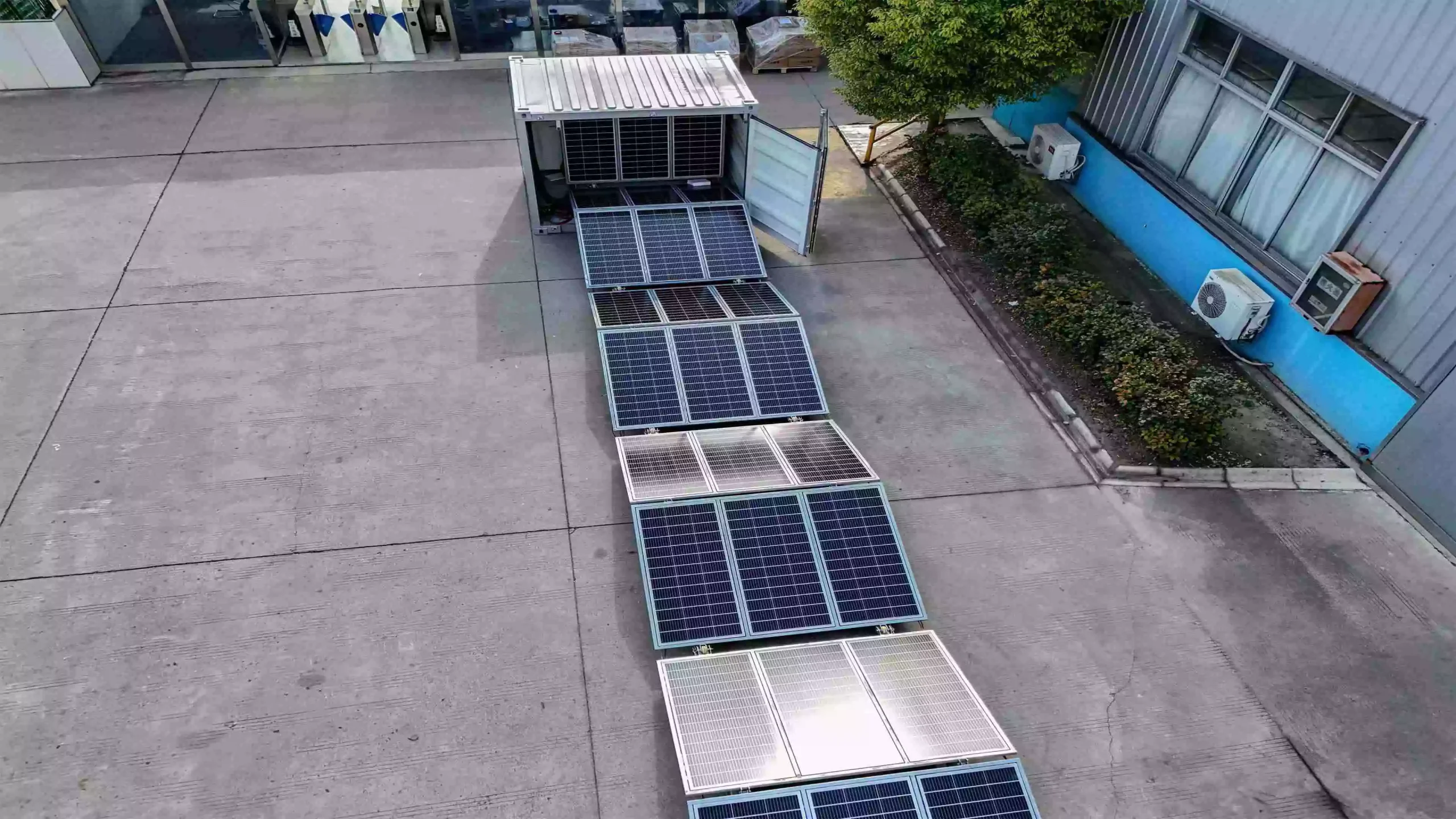 Mobile Solar Containers