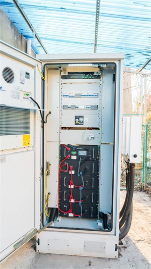 Solar cell energy storage cabinet