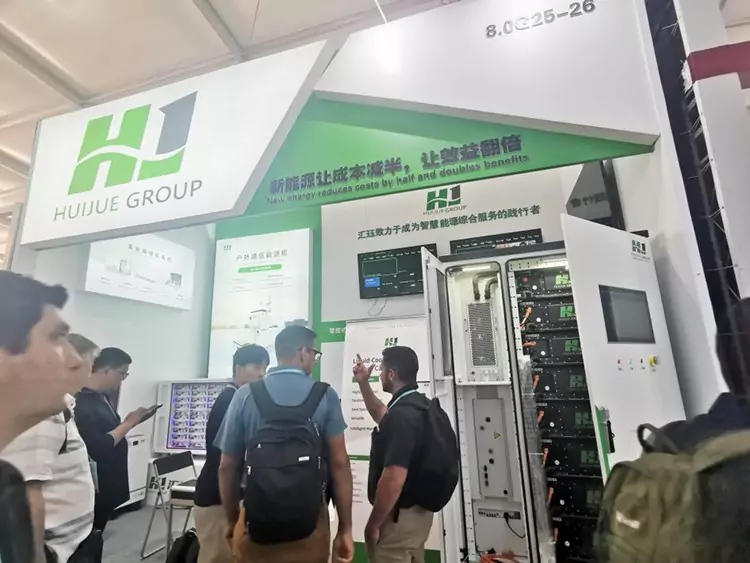  Huijue Group attracted attention on the first day of the Canton Fair – folding photovoltaic containers became the focus 