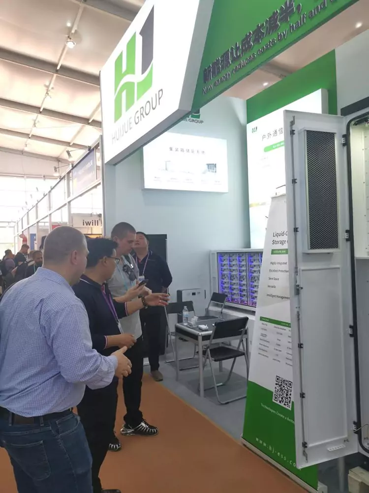 Huijue Group attracted attention on the first day of the Canton Fair – folding photovoltaic containers became the focus