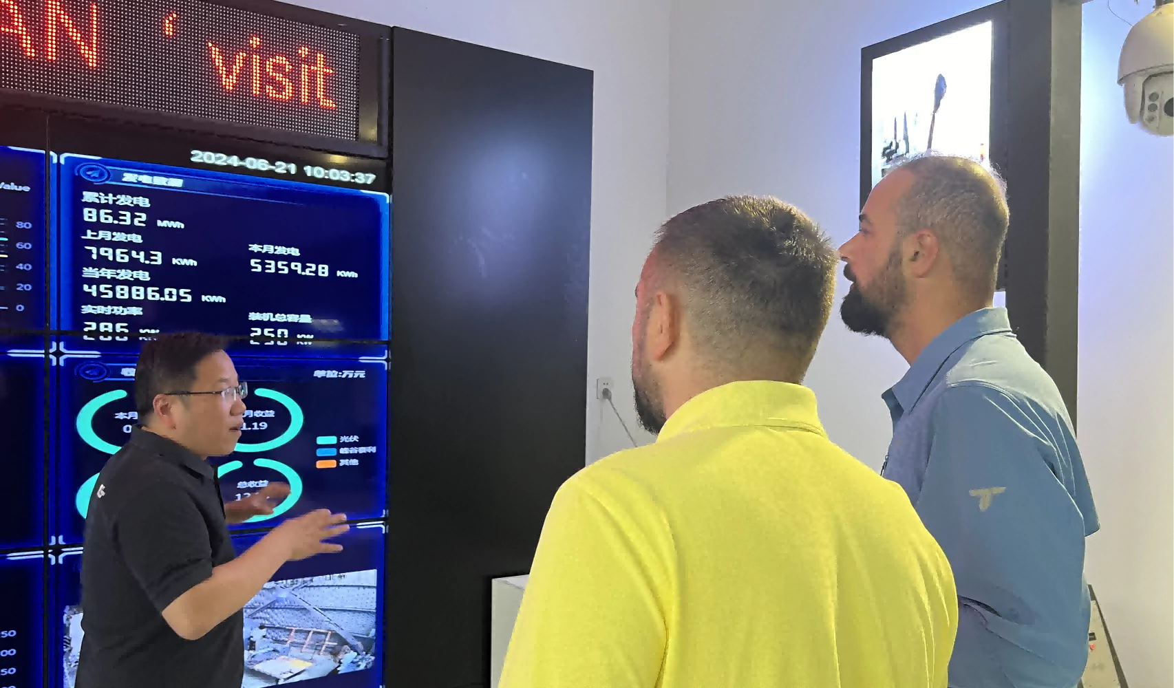  Welcome customers from Kosovo to visit Shanghai Huijue 