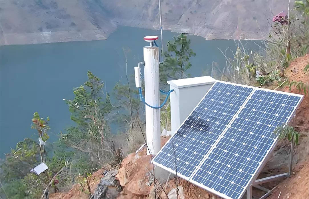  Solar-Powered Smart Grids: The Future of Efficient and Reliable Energy Distribution 