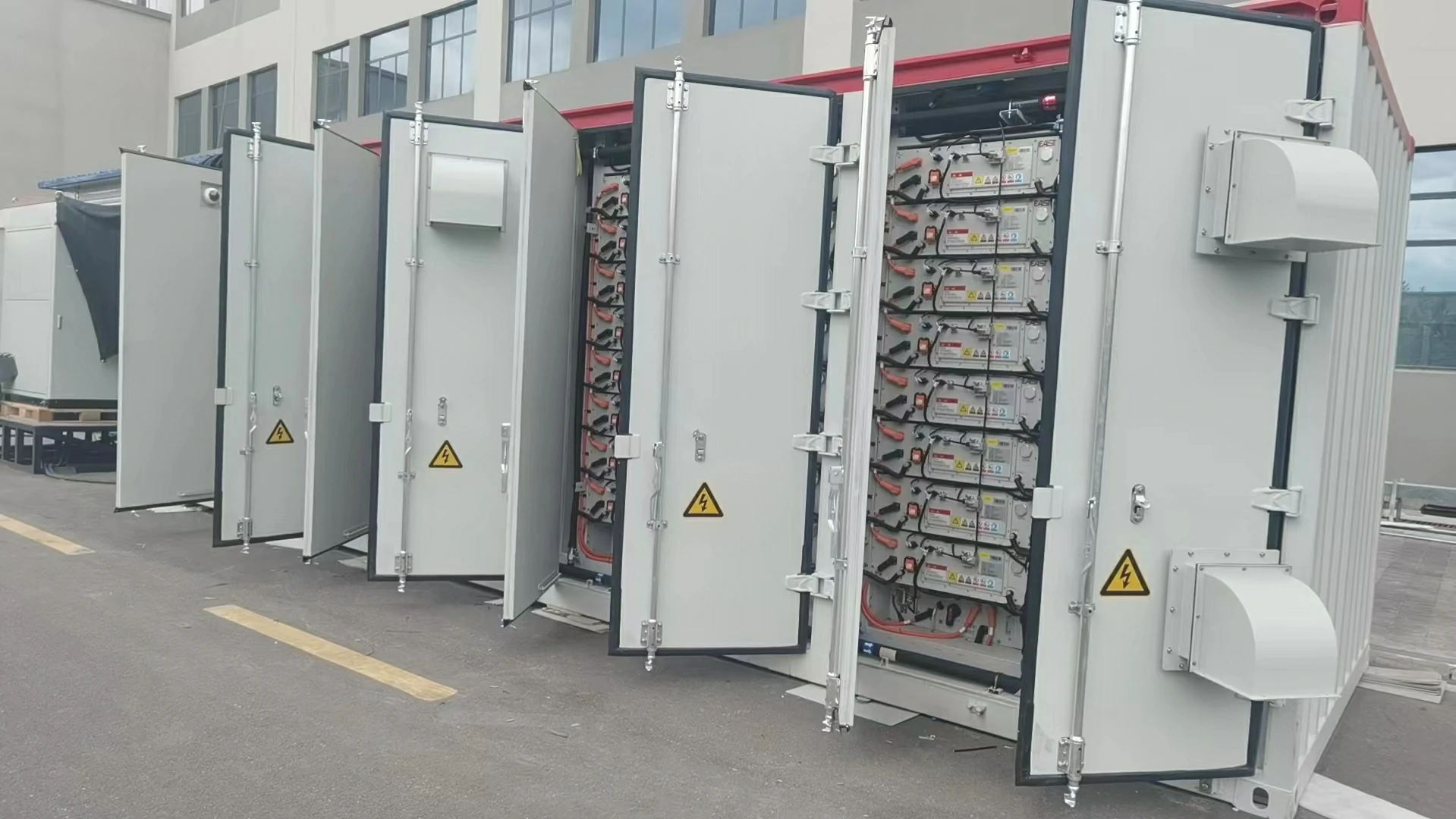 containered energy storage system