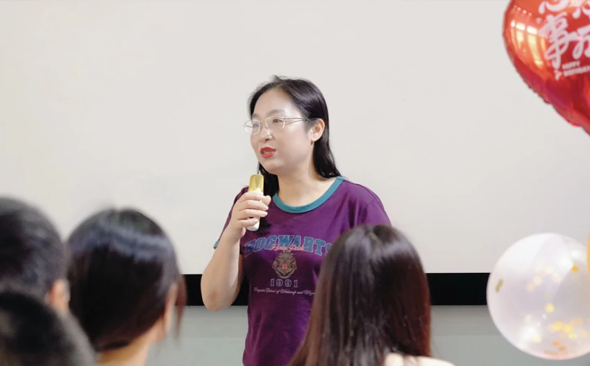 To celebrate the achievements together, the Foreign Trade Department of Shanghai Huijue Group held a grand celebration for the first half of 2025